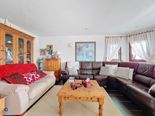 5 soverom Villa til salgs i Pinoso med svømmebasseng garasje - € 695 000 (Ref: 9105455)