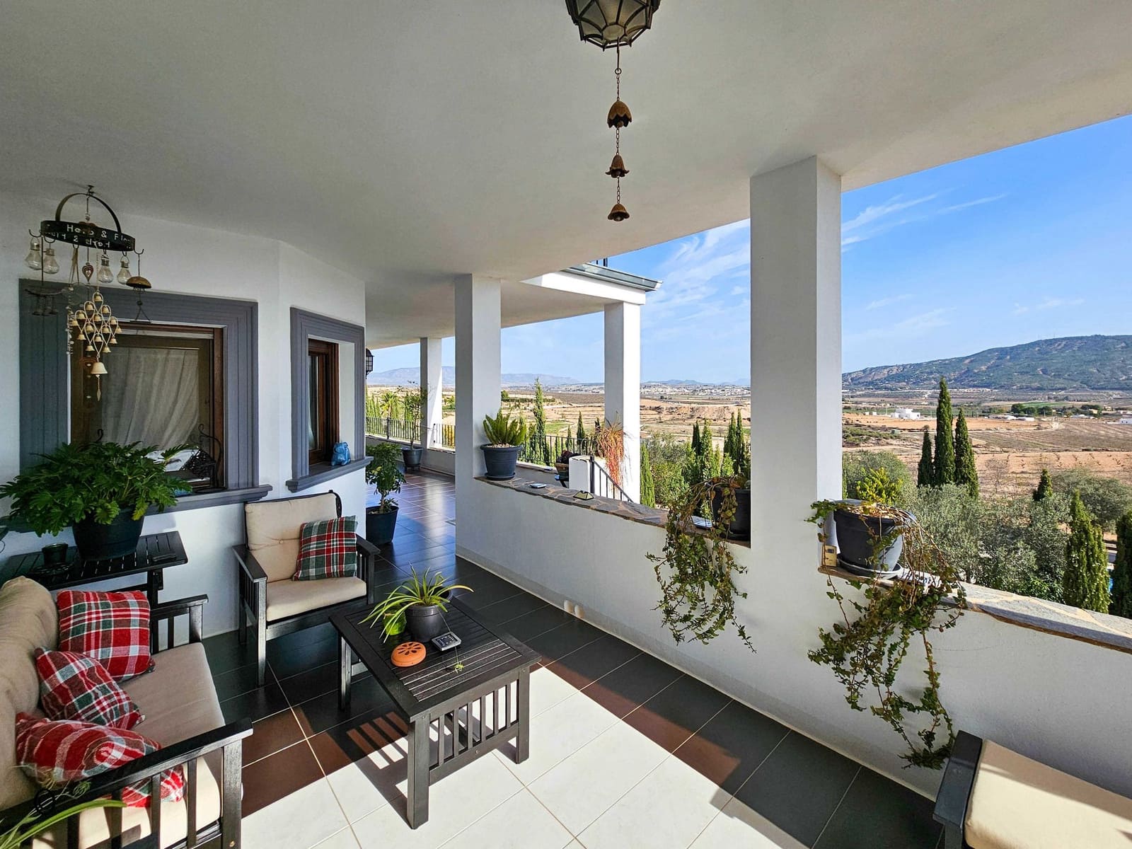 5 soverom Villa til salgs i Pinoso med svømmebasseng garasje - € 675 000 (Ref: 9105455)