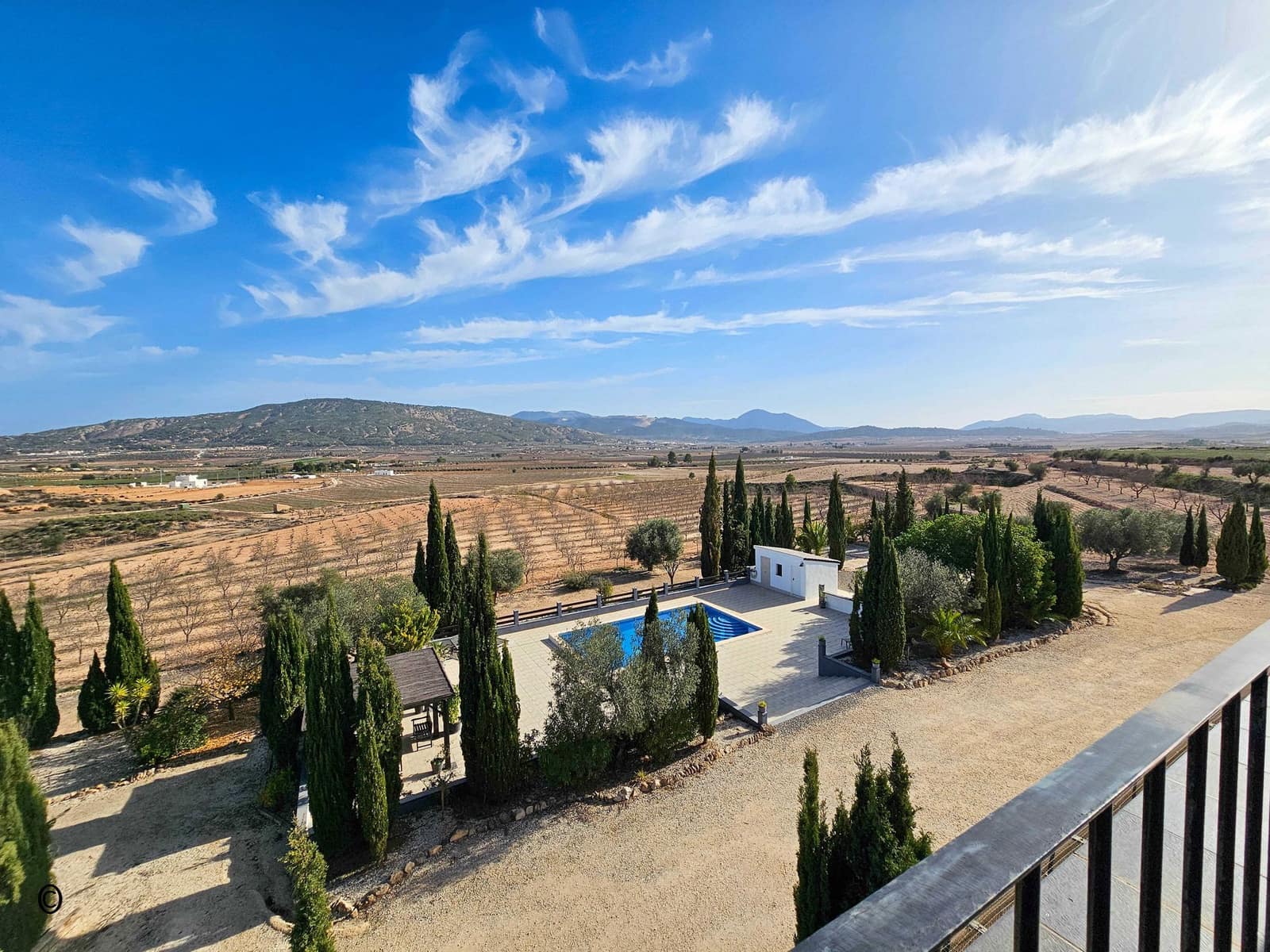 5 soverom Villa til salgs i Pinoso med svømmebasseng garasje - € 675 000 (Ref: 9105455)