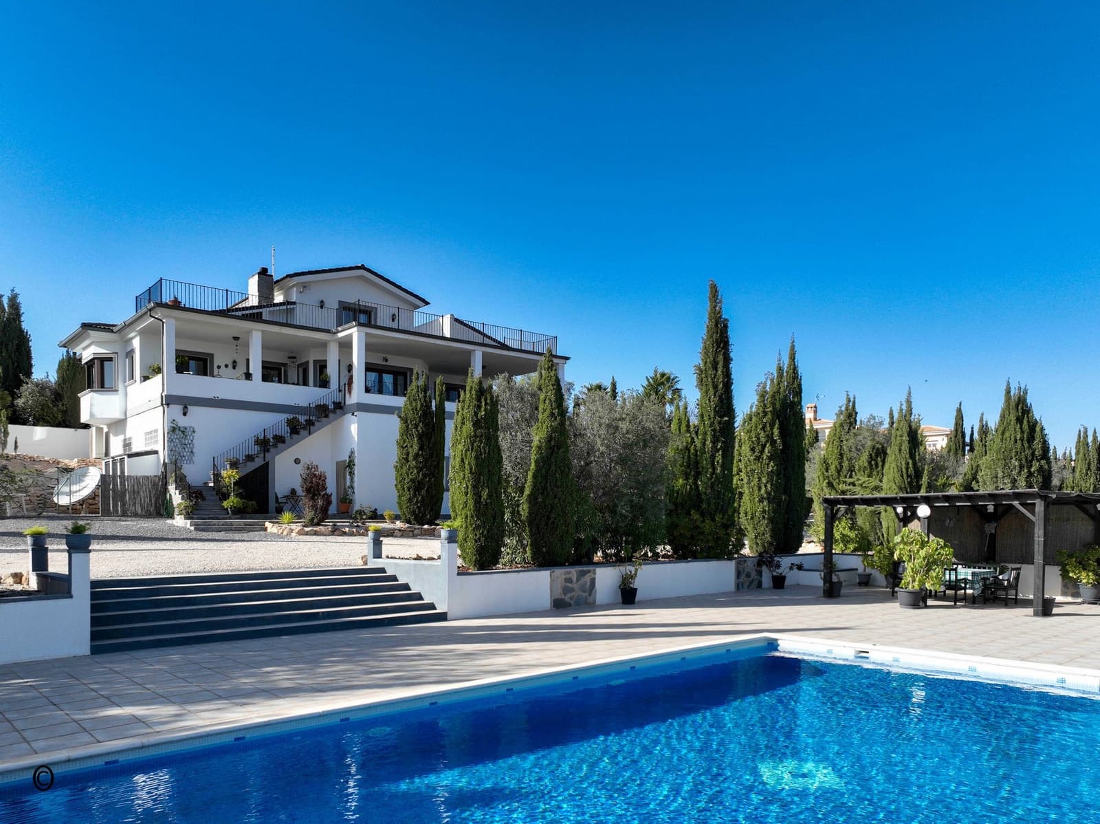 5 soverom Villa til salgs i Pinoso med svømmebasseng garasje - € 675 000 (Ref: 9105455)