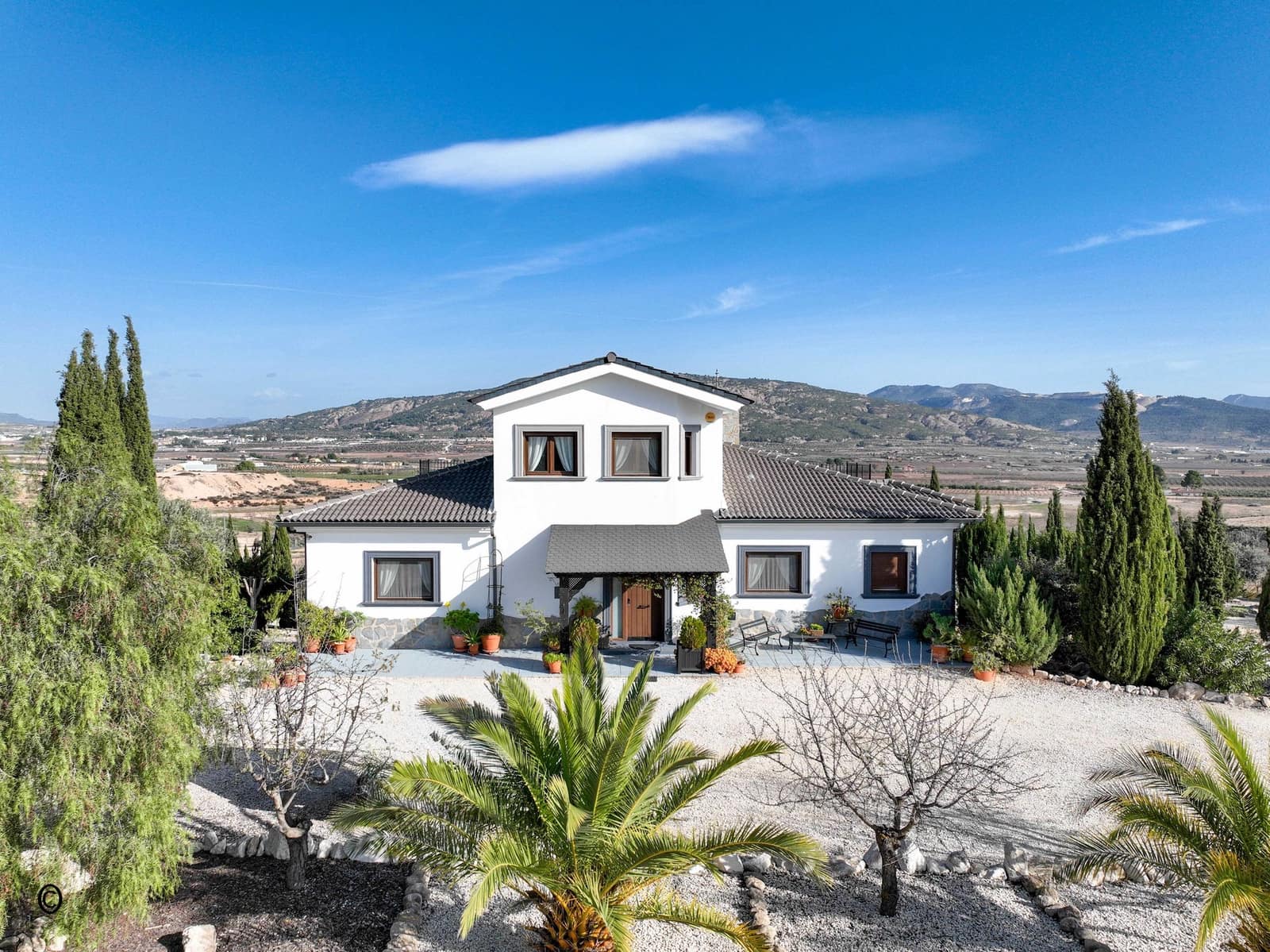 5 soverom Villa til salgs i Pinoso med svømmebasseng garasje - € 675 000 (Ref: 9105455)