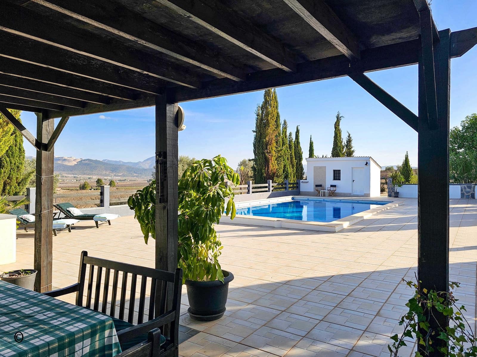 5 soverom Villa til salgs i Pinoso med svømmebasseng garasje - € 675 000 (Ref: 9105455)