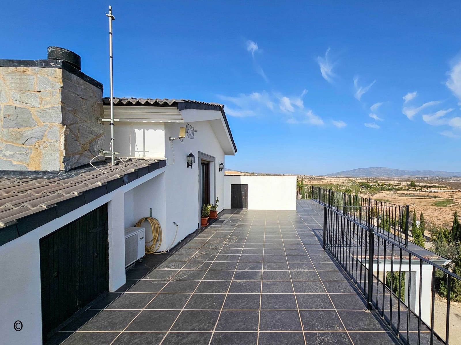 5 soverom Villa til salgs i Pinoso med svømmebasseng garasje - € 675 000 (Ref: 9105455)