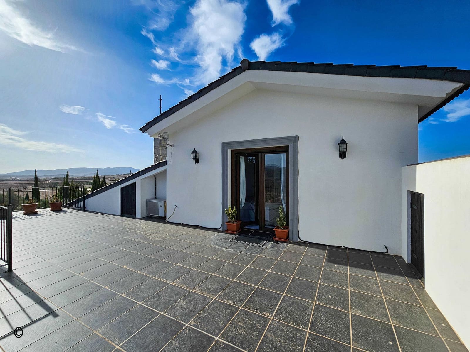 5 soverom Villa til salgs i Pinoso med svømmebasseng garasje - € 675 000 (Ref: 9105455)