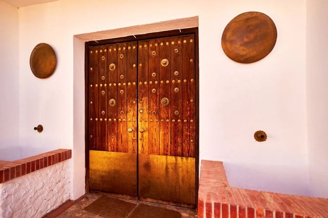 5 sypialnia Willa na sprzedaż w Cortes de Baza - 197 950 € (Ref: 9105479)