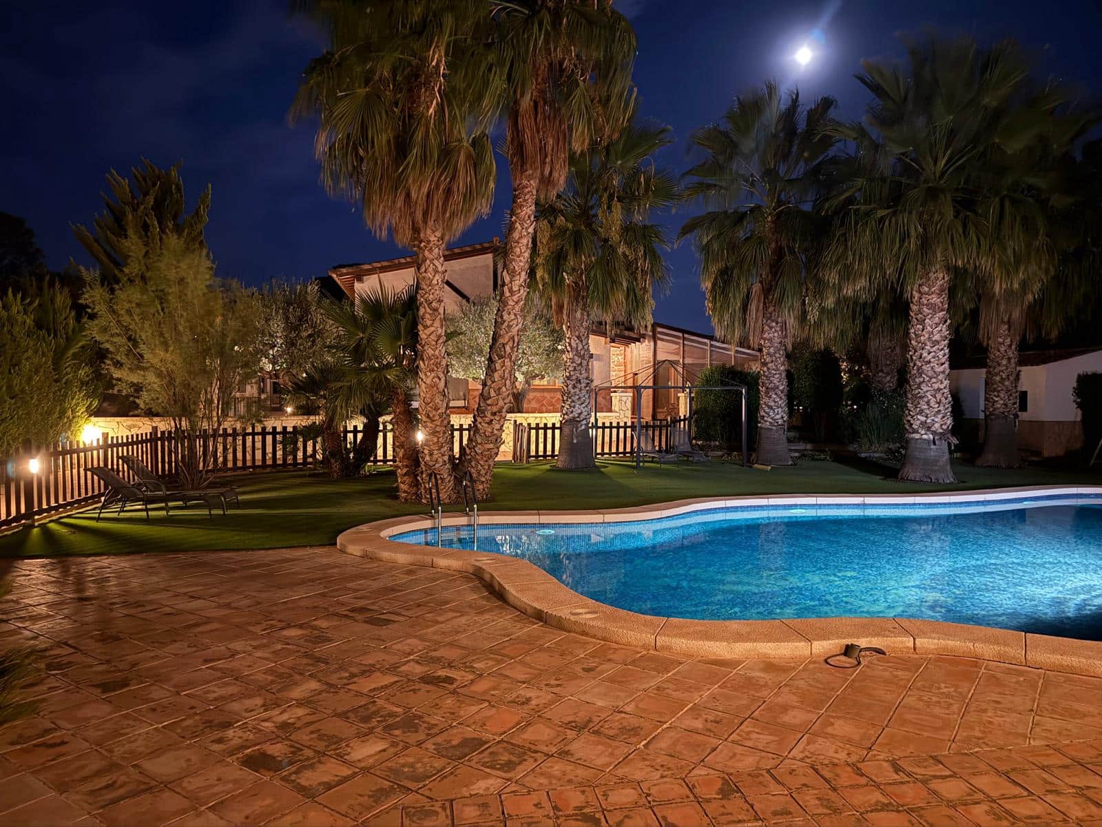 4 soveværelse Finca/Landehus til salg i Pinoso med swimmingpool garage - € 499.500 (Ref: 9125682)