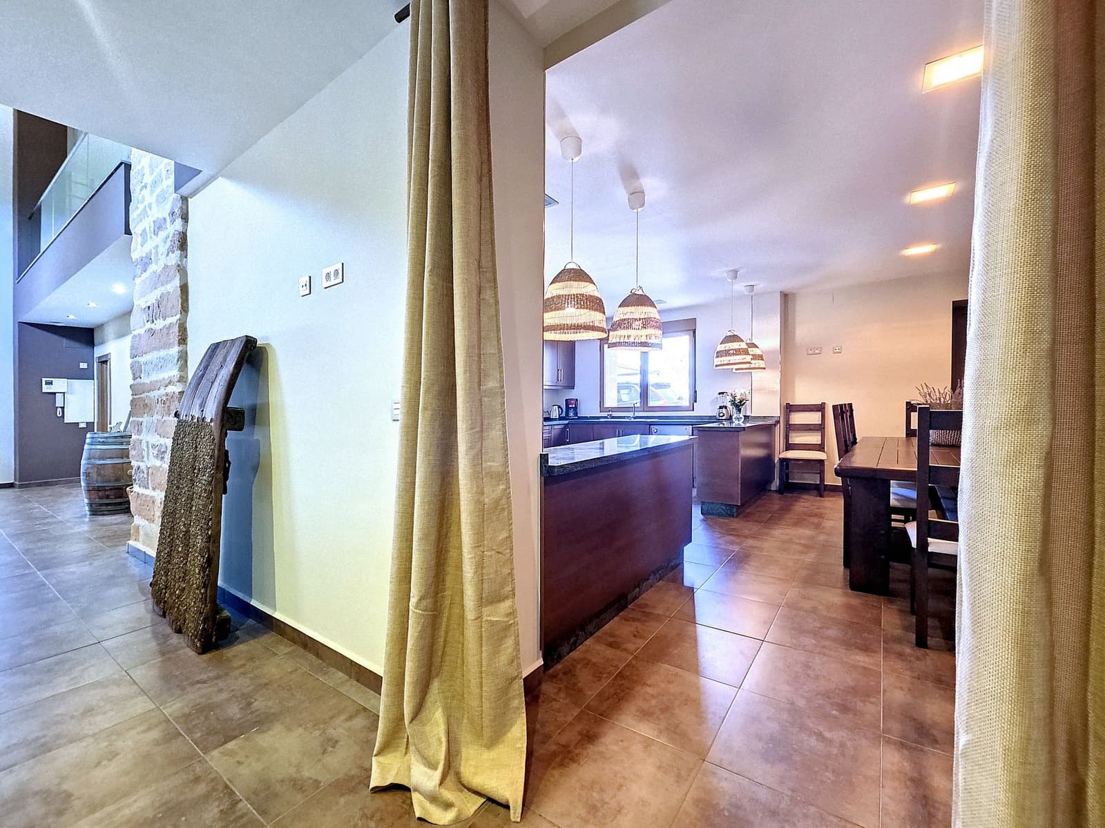 4 soveværelse Finca/Landehus til salg i Pinoso med swimmingpool garage - € 499.500 (Ref: 9125682)