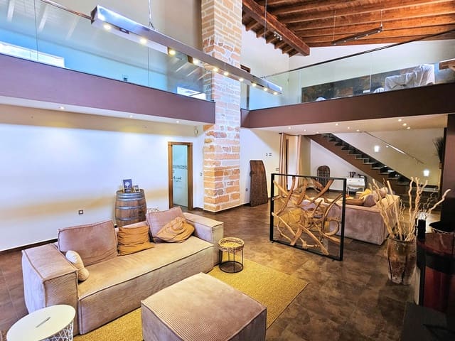 4 slaapkamer Finca/Landhuis te koop in Pinoso met zwembad garage - € 499.500 (Ref: 9125682)