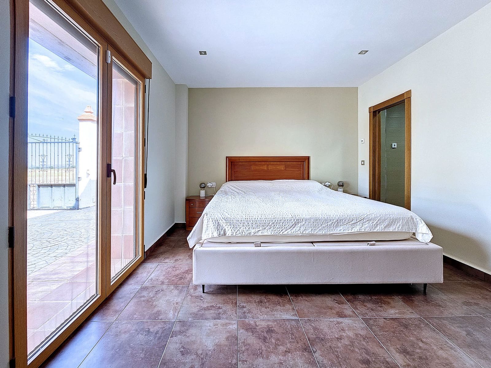 4 soveværelse Finca/Landehus til salg i Pinoso med swimmingpool garage - € 499.500 (Ref: 9125682)