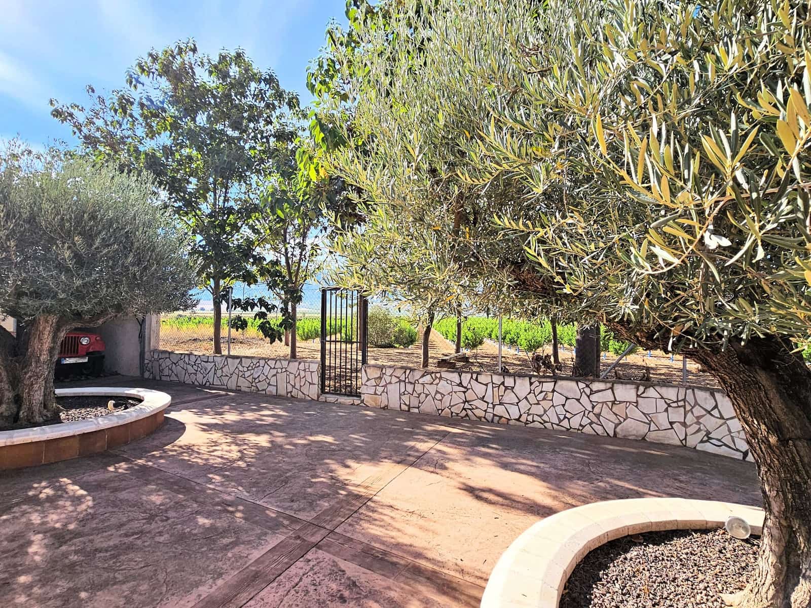 4 soveværelse Finca/Landehus til salg i Pinoso med swimmingpool garage - € 499.500 (Ref: 9125682)