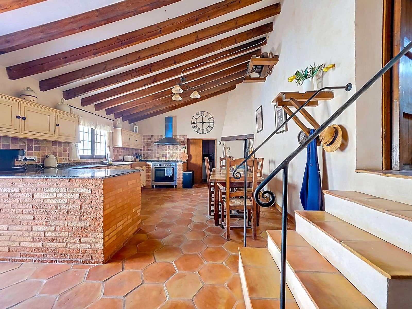 5 bedroom Finca/Country House for sale in La Alberquilla with pool garage - € 299,950 (Ref: 9357444)