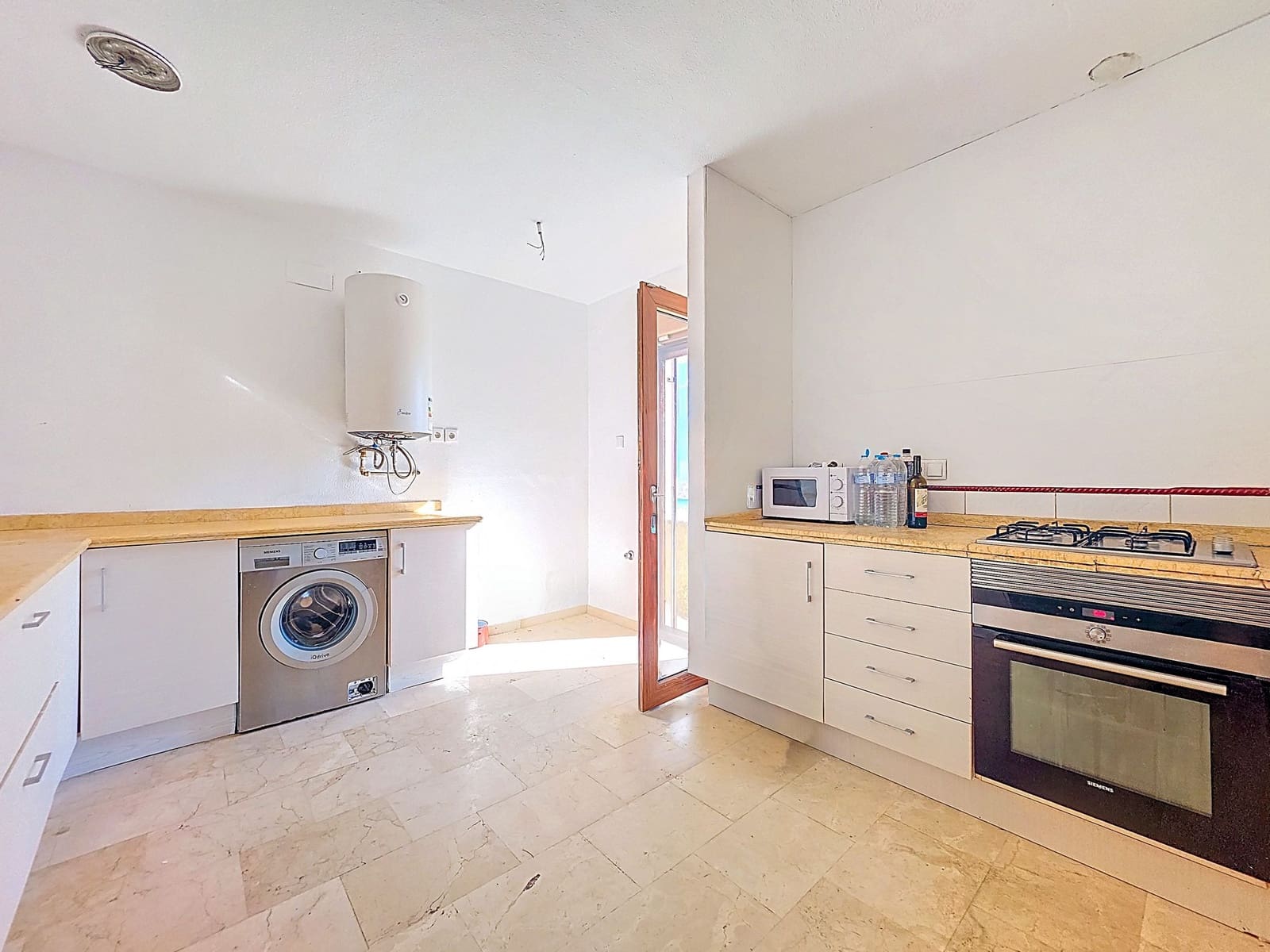 4 makuuhuone Huvila myytävänä paikassa Aspe mukana uima-altaan - 389 950 € (Ref: 9385337)