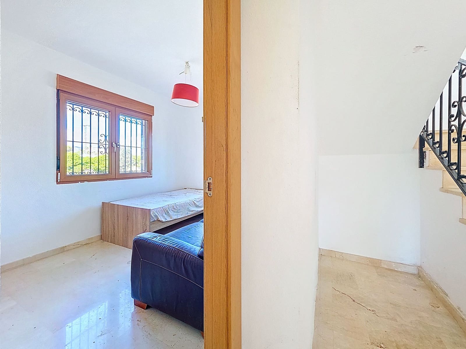 4 makuuhuone Huvila myytävänä paikassa Aspe mukana uima-altaan - 389 950 € (Ref: 9385337)