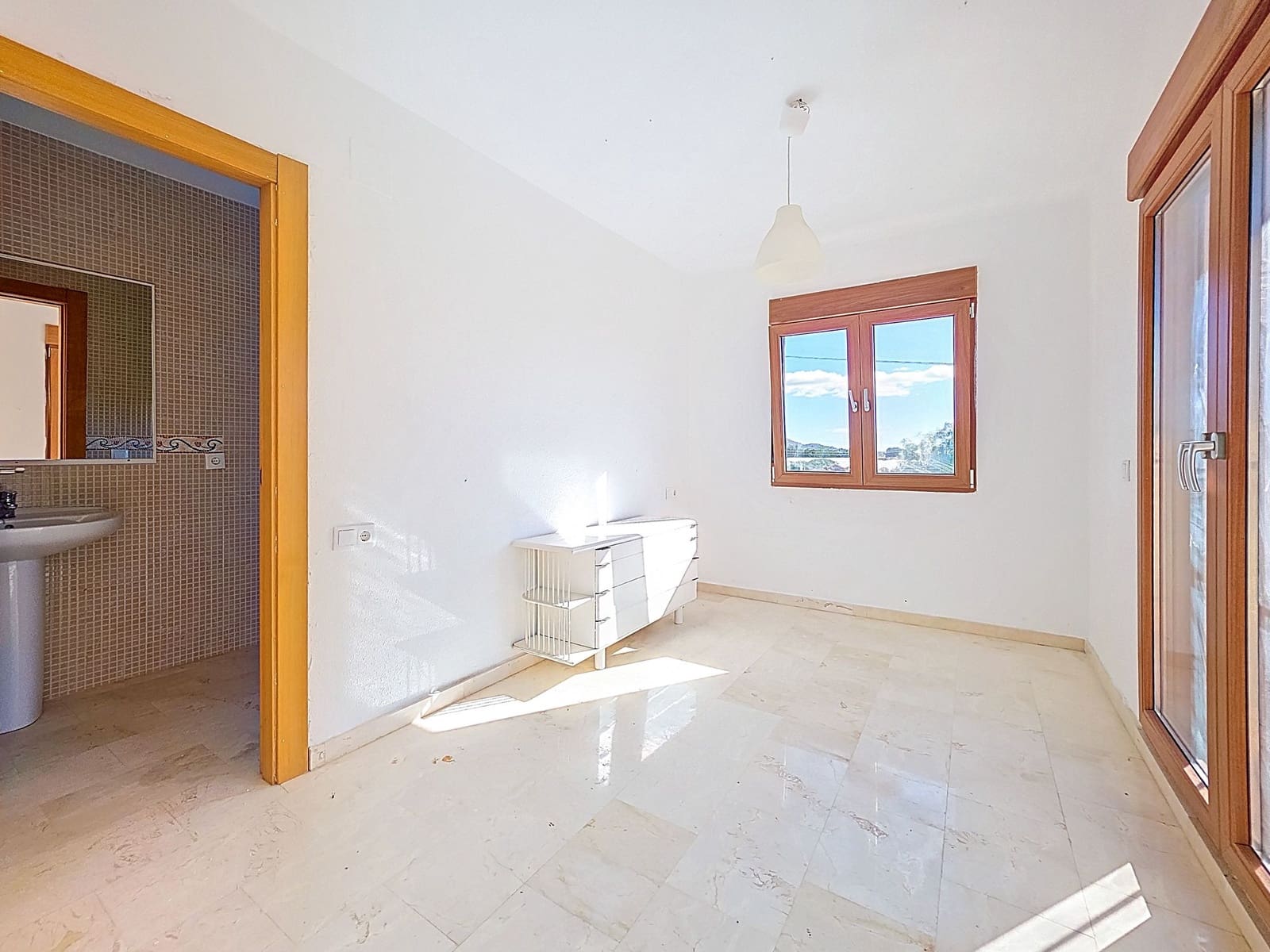 4 makuuhuone Huvila myytävänä paikassa Aspe mukana uima-altaan - 389 950 € (Ref: 9385337)