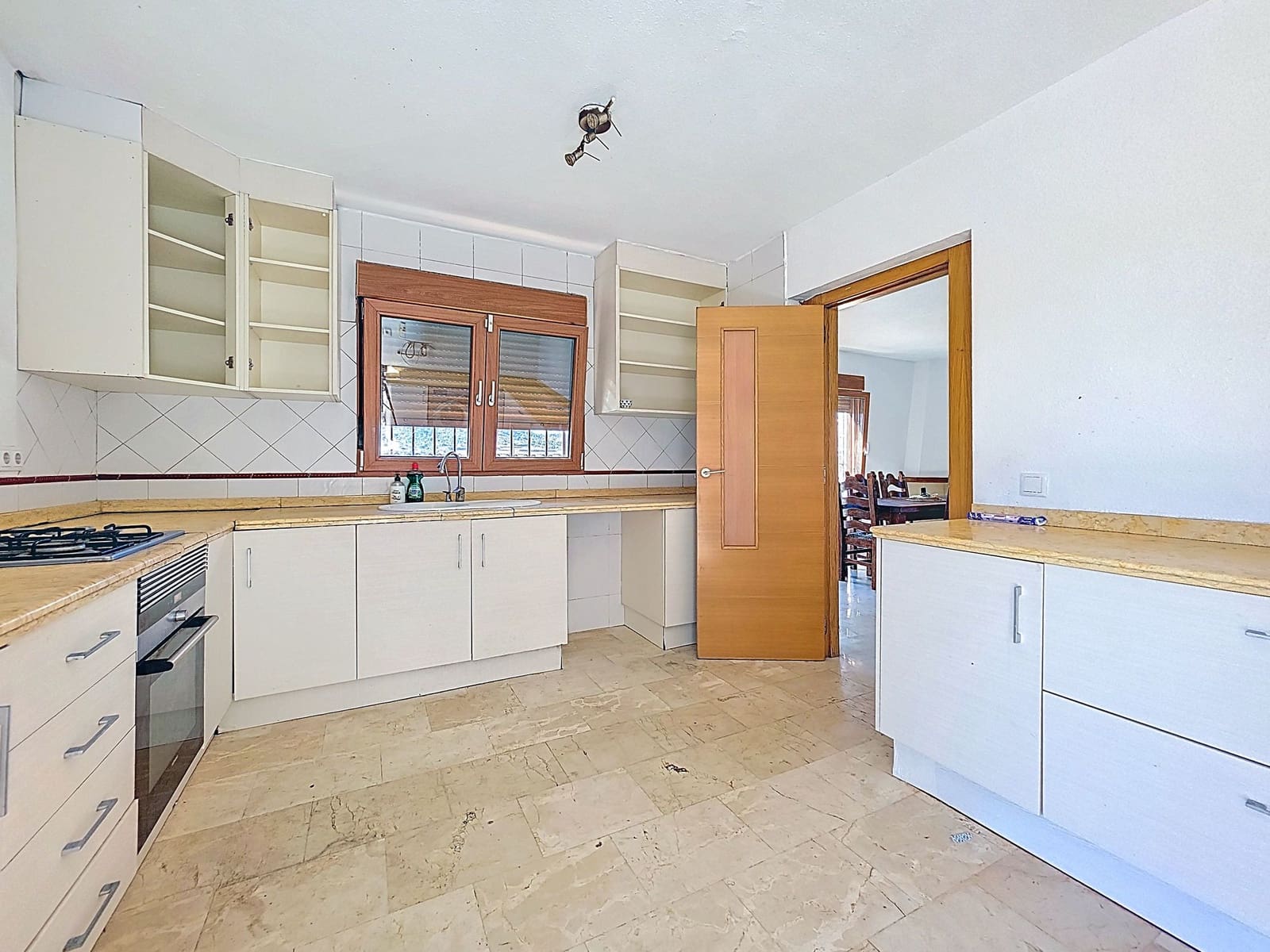 4 makuuhuone Huvila myytävänä paikassa Aspe mukana uima-altaan - 389 950 € (Ref: 9385337)