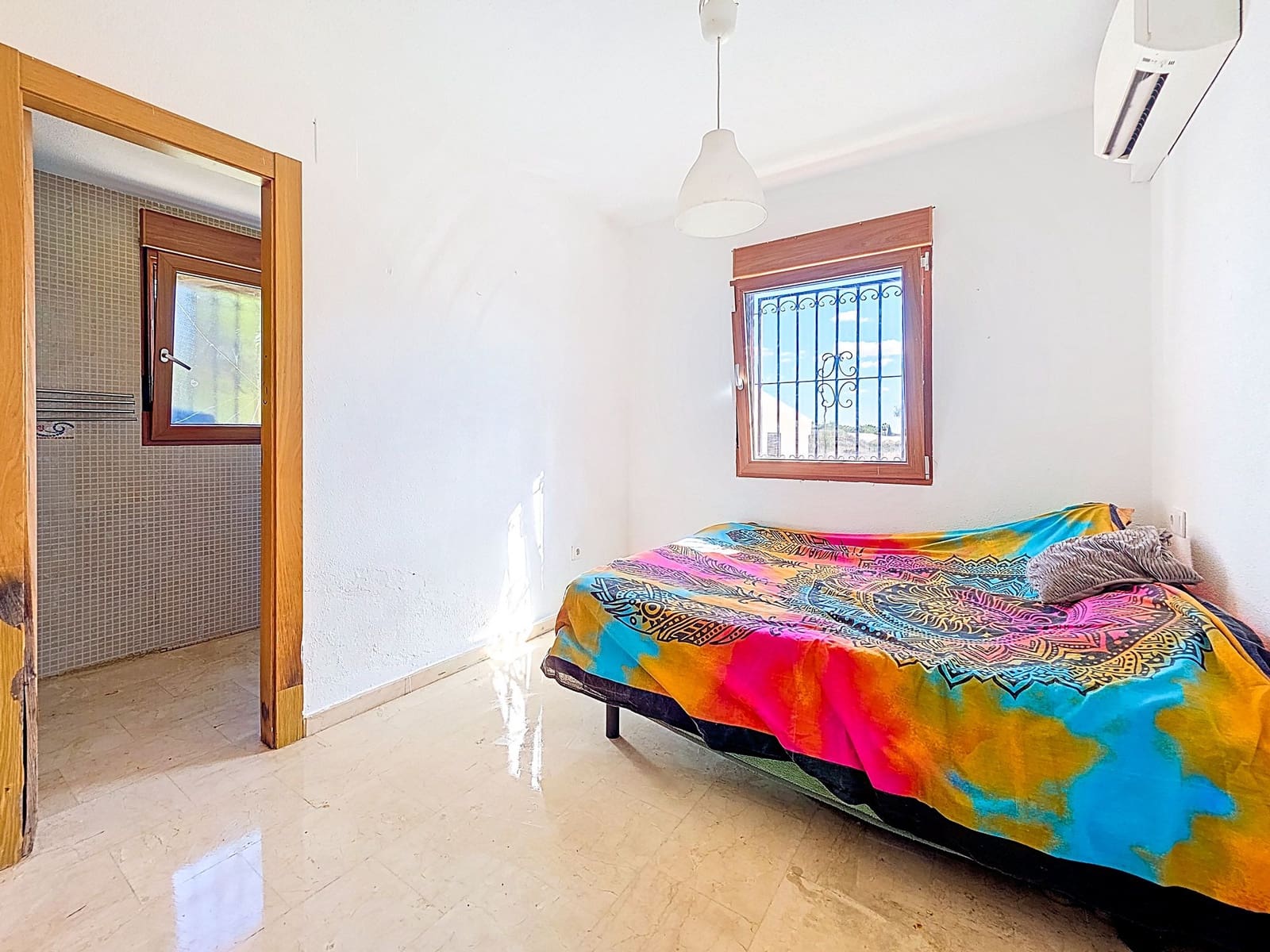 4 makuuhuone Huvila myytävänä paikassa Aspe mukana uima-altaan - 389 950 € (Ref: 9385337)