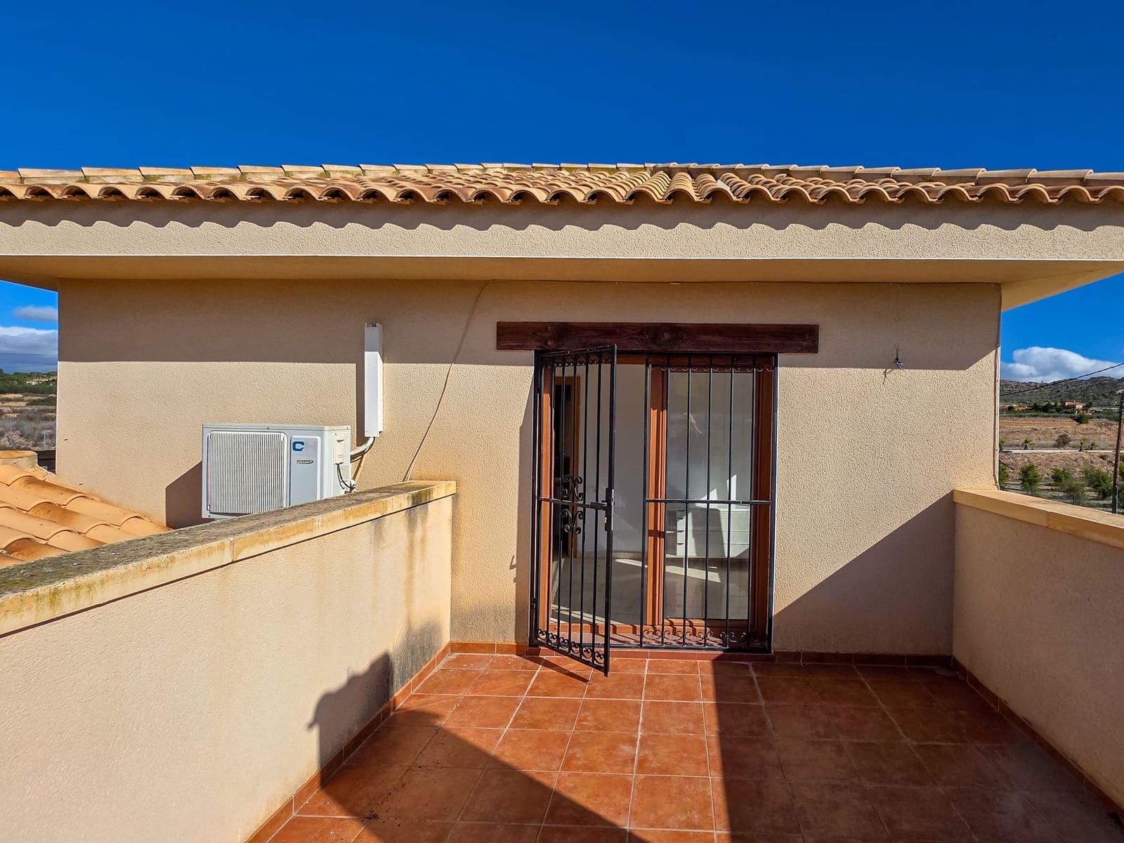 4 makuuhuone Huvila myytävänä paikassa Aspe mukana uima-altaan - 389 950 € (Ref: 9385337)