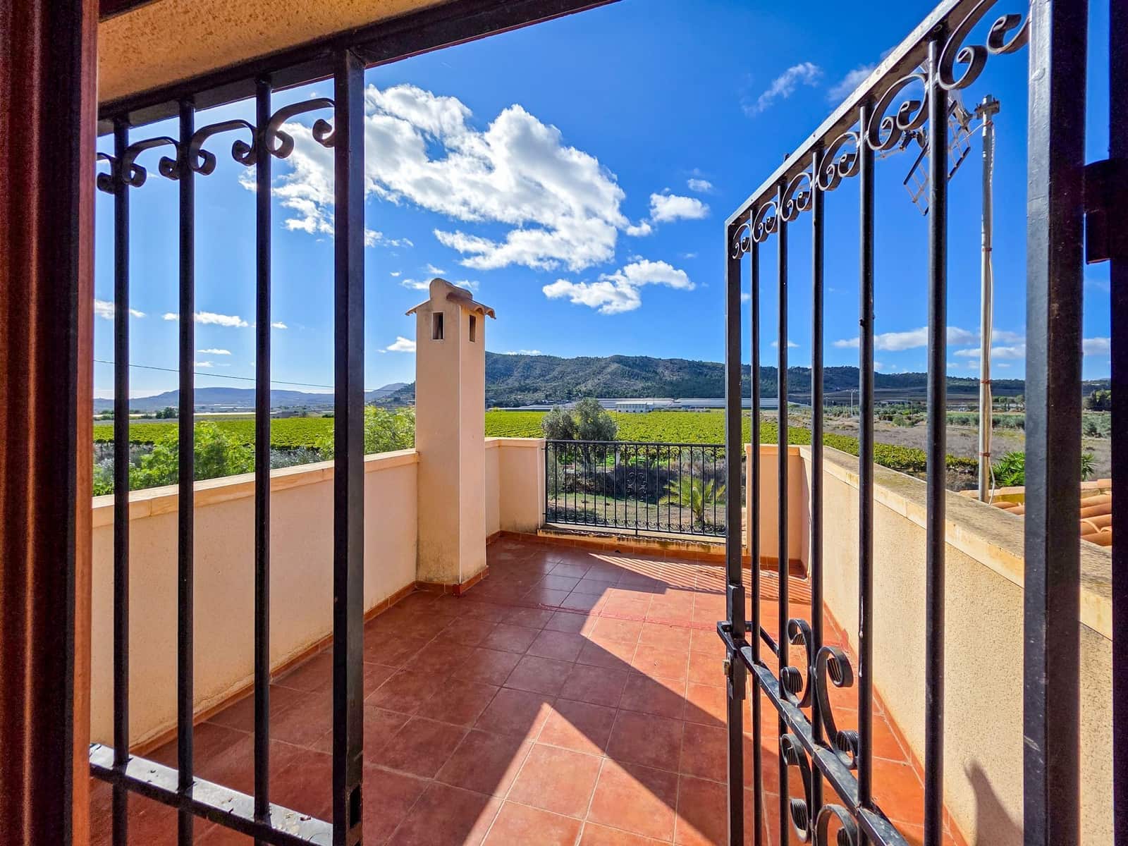 4 makuuhuone Huvila myytävänä paikassa Aspe mukana uima-altaan - 389 950 € (Ref: 9385337)