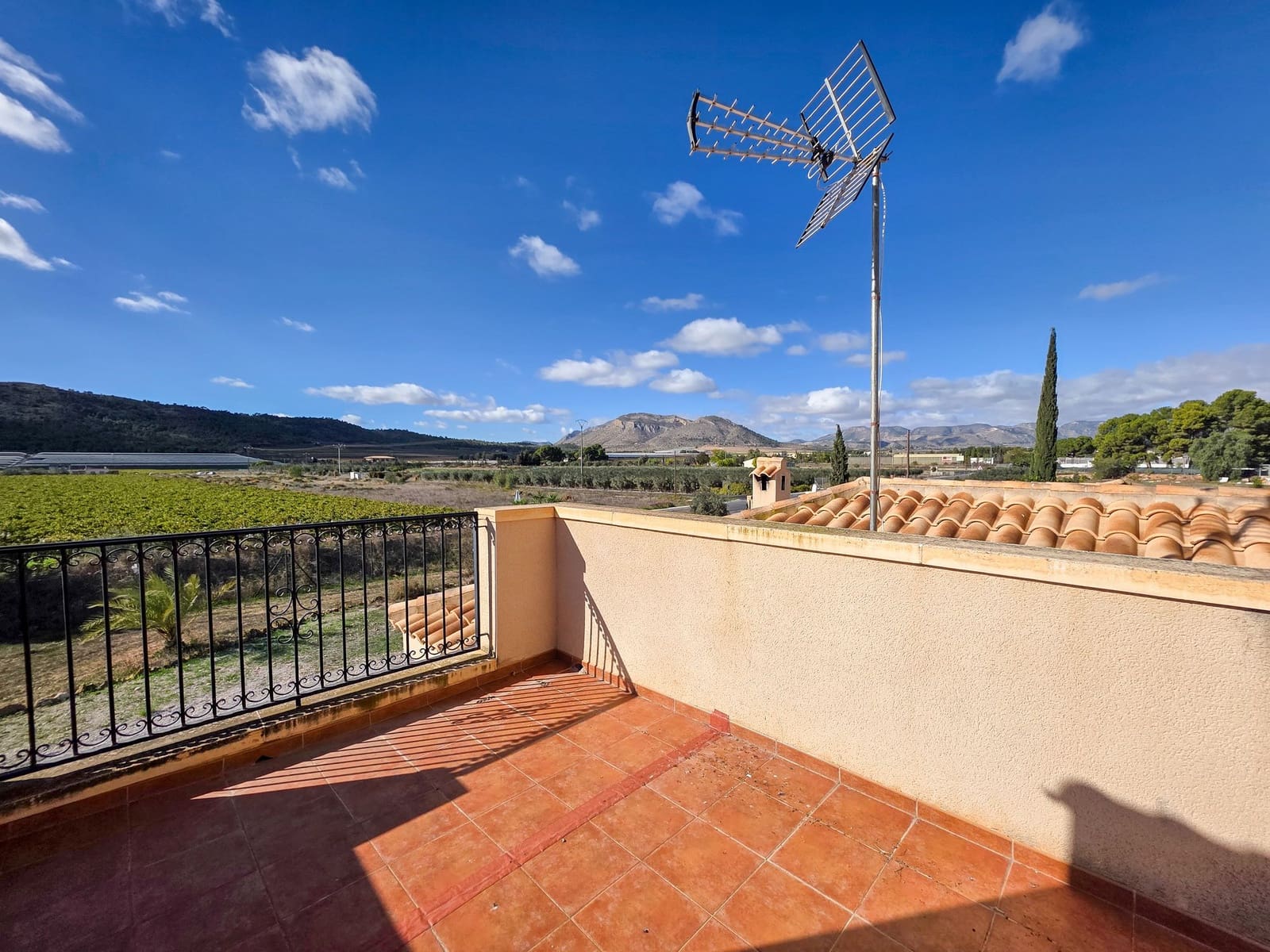 4 makuuhuone Huvila myytävänä paikassa Aspe mukana uima-altaan - 389 950 € (Ref: 9385337)