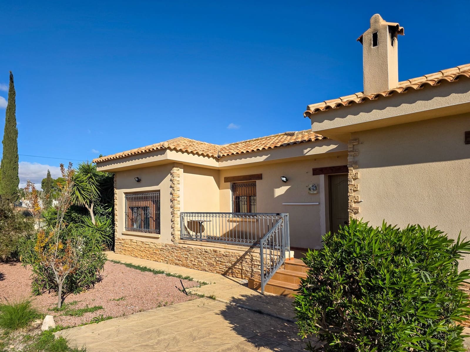 4 makuuhuone Huvila myytävänä paikassa Aspe mukana uima-altaan - 389 950 € (Ref: 9385337)