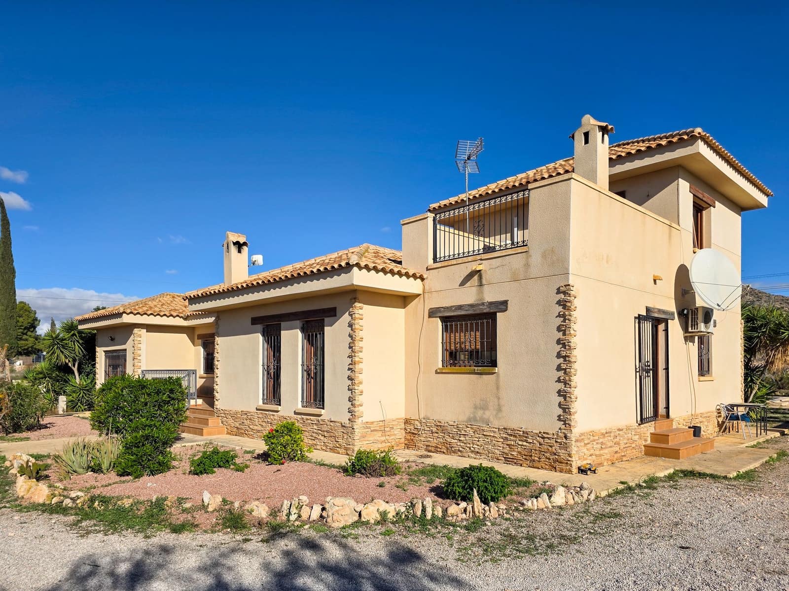 4 makuuhuone Huvila myytävänä paikassa Aspe mukana uima-altaan - 389 950 € (Ref: 9385337)