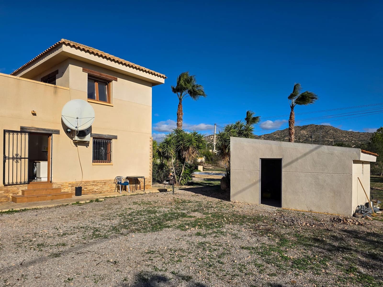 4 makuuhuone Huvila myytävänä paikassa Aspe mukana uima-altaan - 389 950 € (Ref: 9385337)