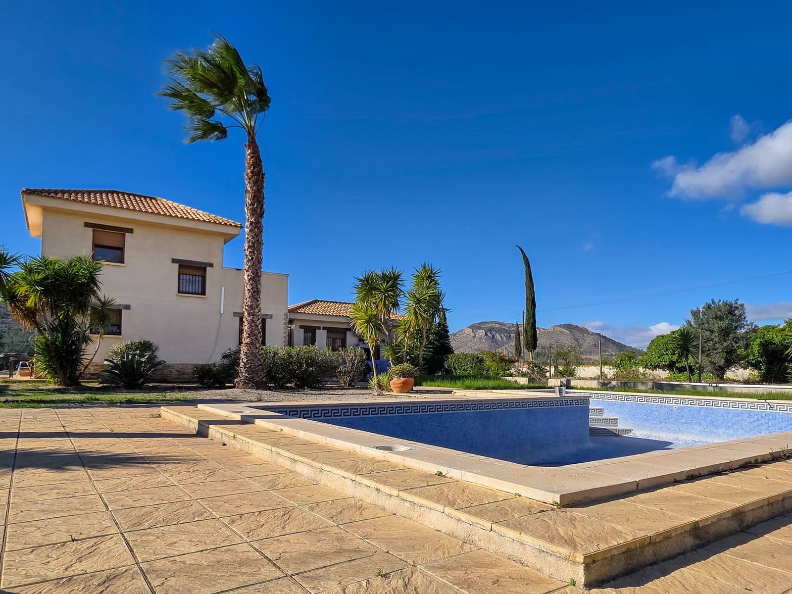 4 makuuhuone Huvila myytävänä paikassa Aspe mukana uima-altaan - 389 950 € (Ref: 9385337)