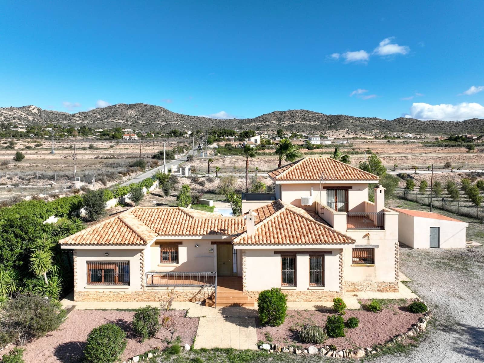 4 makuuhuone Huvila myytävänä paikassa Aspe mukana uima-altaan - 389 950 € (Ref: 9385337)