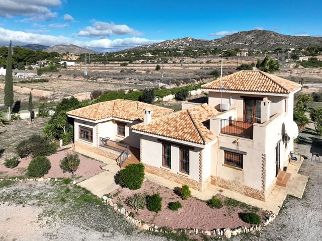 4 makuuhuone Huvila myytävänä paikassa Aspe mukana uima-altaan - 389 950 € (Ref: 9385337)