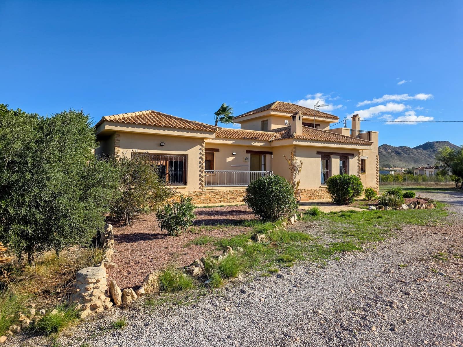 4 makuuhuone Huvila myytävänä paikassa Aspe mukana uima-altaan - 389 950 € (Ref: 9385337)