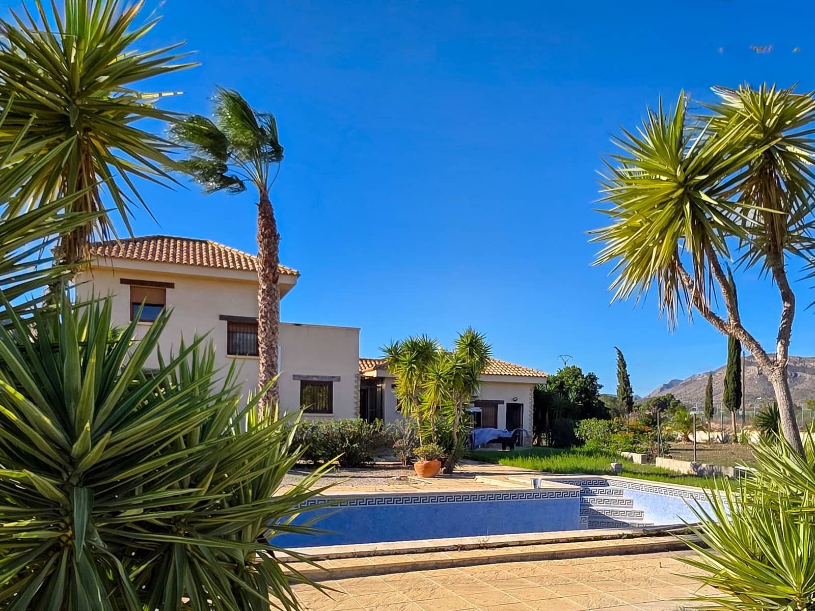 4 makuuhuone Huvila myytävänä paikassa Aspe mukana uima-altaan - 389 950 € (Ref: 9385337)