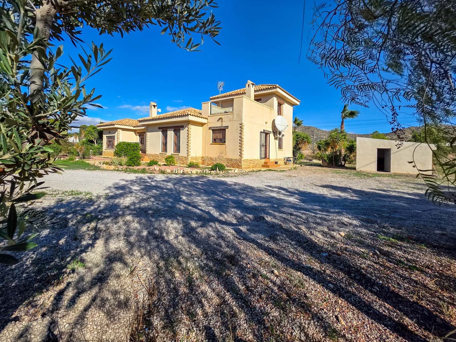 4 makuuhuone Huvila myytävänä paikassa Aspe mukana uima-altaan - 389 950 € (Ref: 9385337)