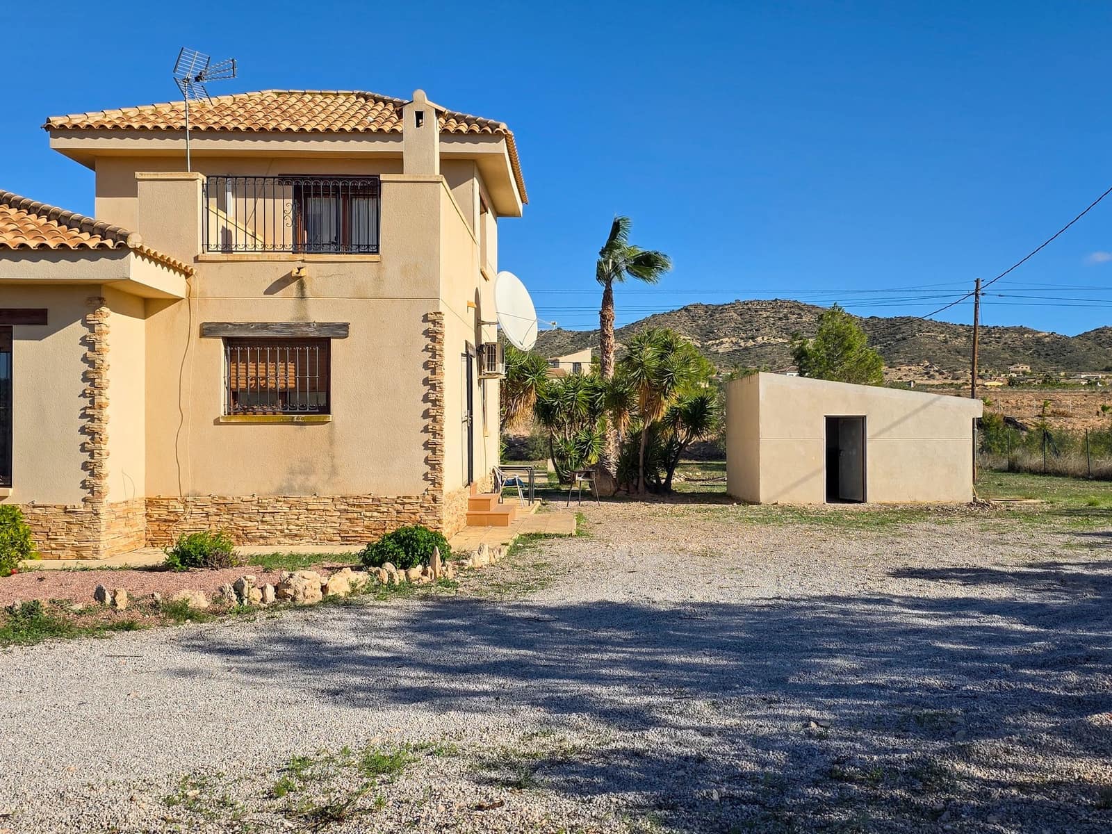 4 makuuhuone Huvila myytävänä paikassa Aspe mukana uima-altaan - 389 950 € (Ref: 9385337)