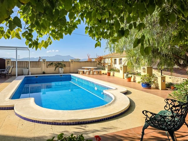 6 Zimmer Finca/Landgut zu verkaufen in Pinoso mit Pool Garage - 345.000 € (Ref: 9388572)
