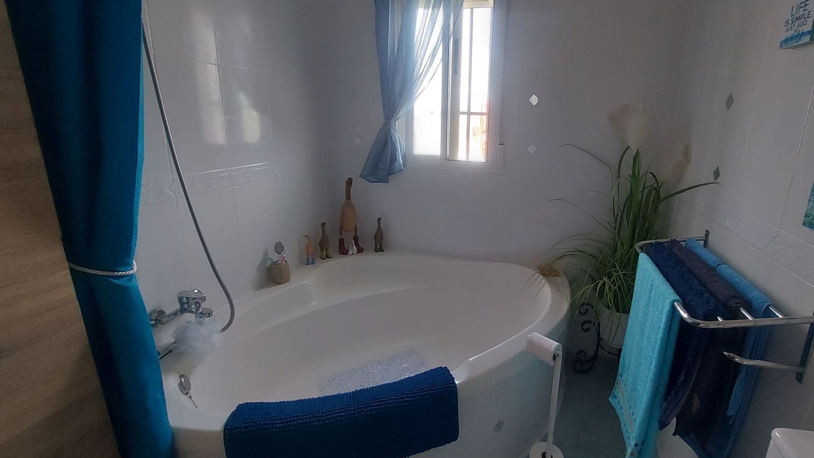 3 bedroom Villa for sale in Freila - € 184,995 (Ref: 9388580)