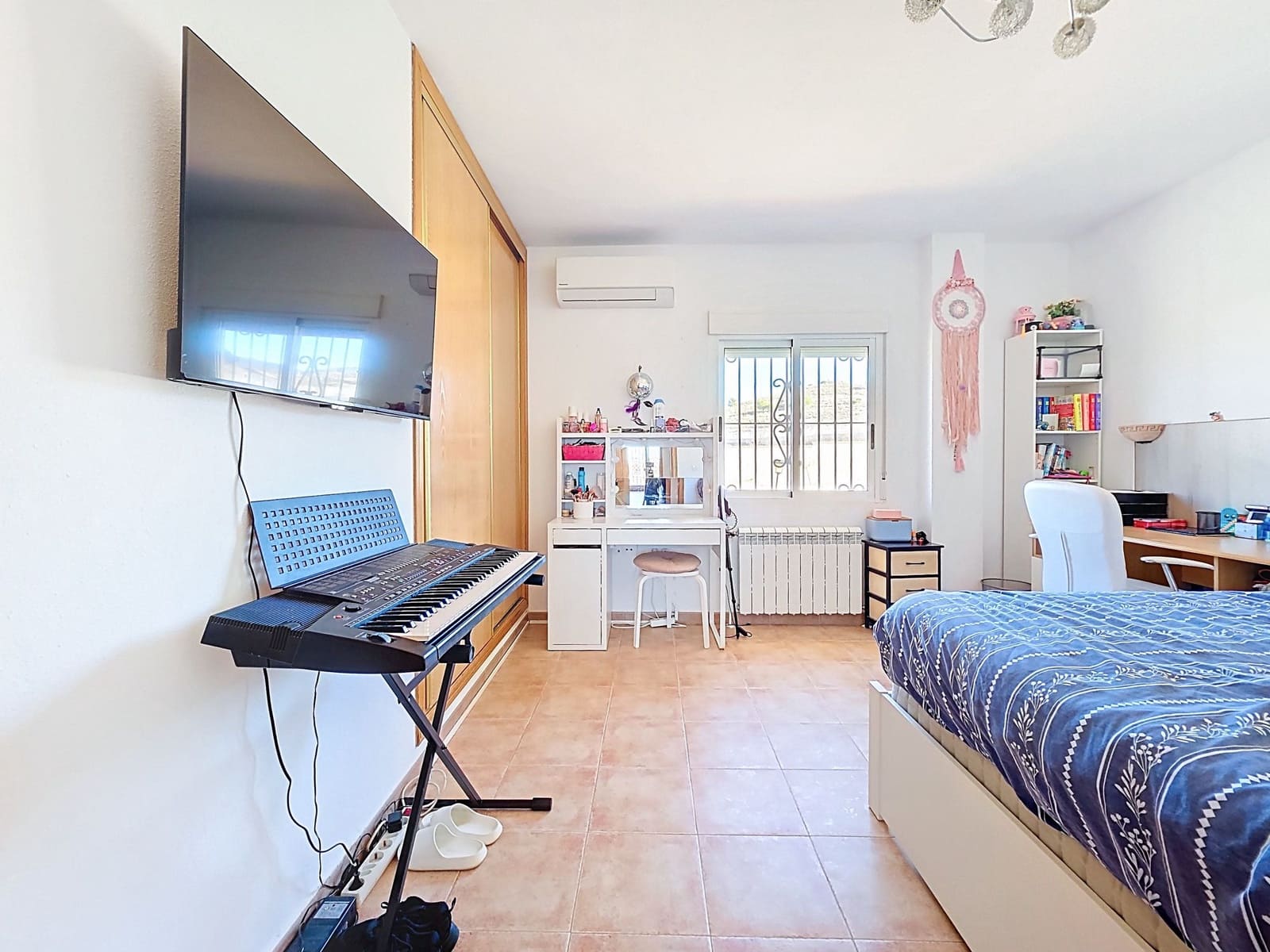 4 bedroom Villa for sale in Jumilla with pool garage - € 299,995 (Ref: 9388588)