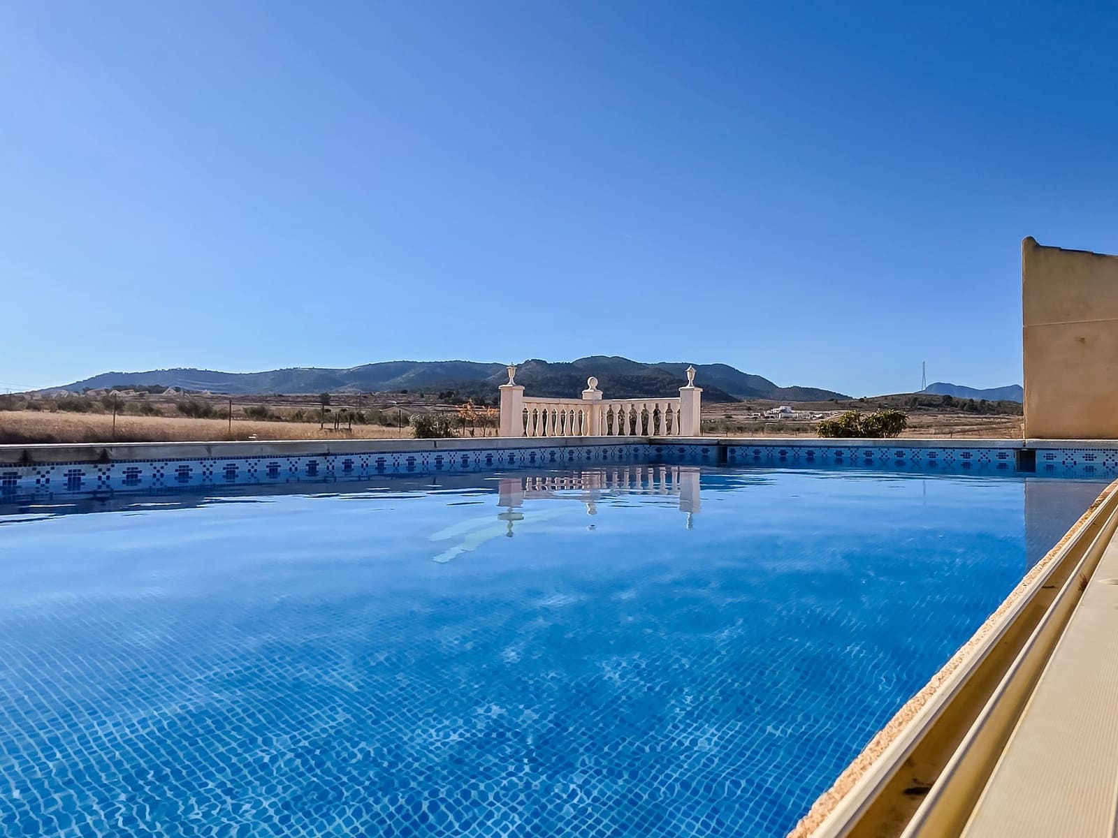 4 bedroom Villa for sale in Jumilla with pool garage - € 299,995 (Ref: 9388588)