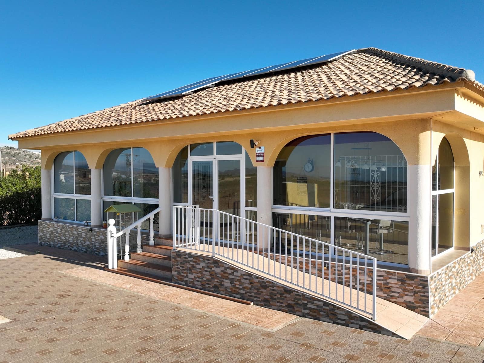 4 bedroom Villa for sale in Jumilla with pool garage - € 299,995 (Ref: 9388588)