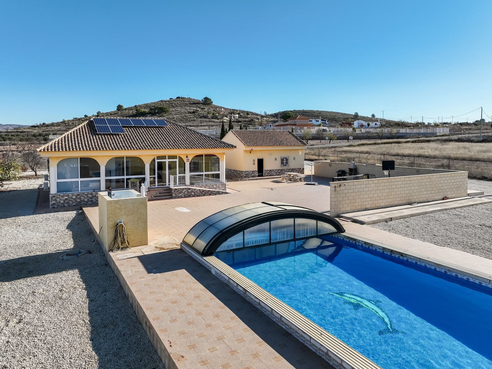4 bedroom Villa for sale in Jumilla with pool garage - € 299,995 (Ref: 9388588)
