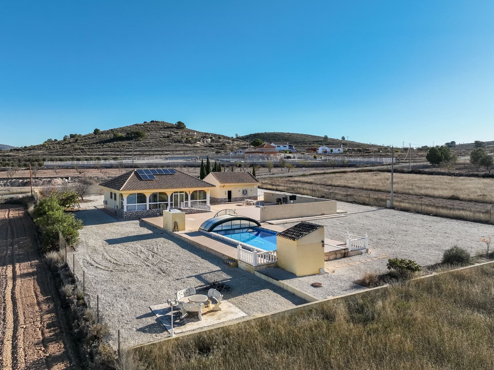 4 bedroom Villa for sale in Jumilla with pool garage - € 299,995 (Ref: 9388588)