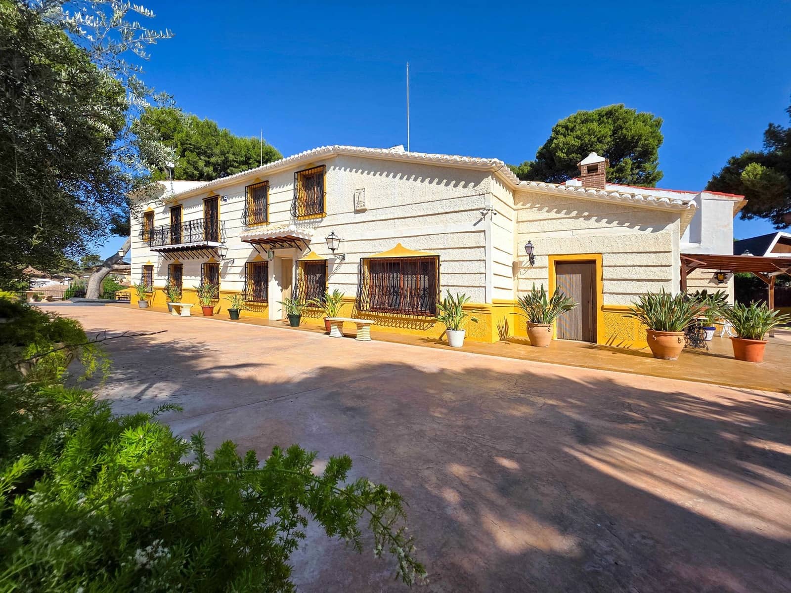 6 sovrum Villa till salu i Elda med pool - 1 099 000 € (Ref: 9388596)