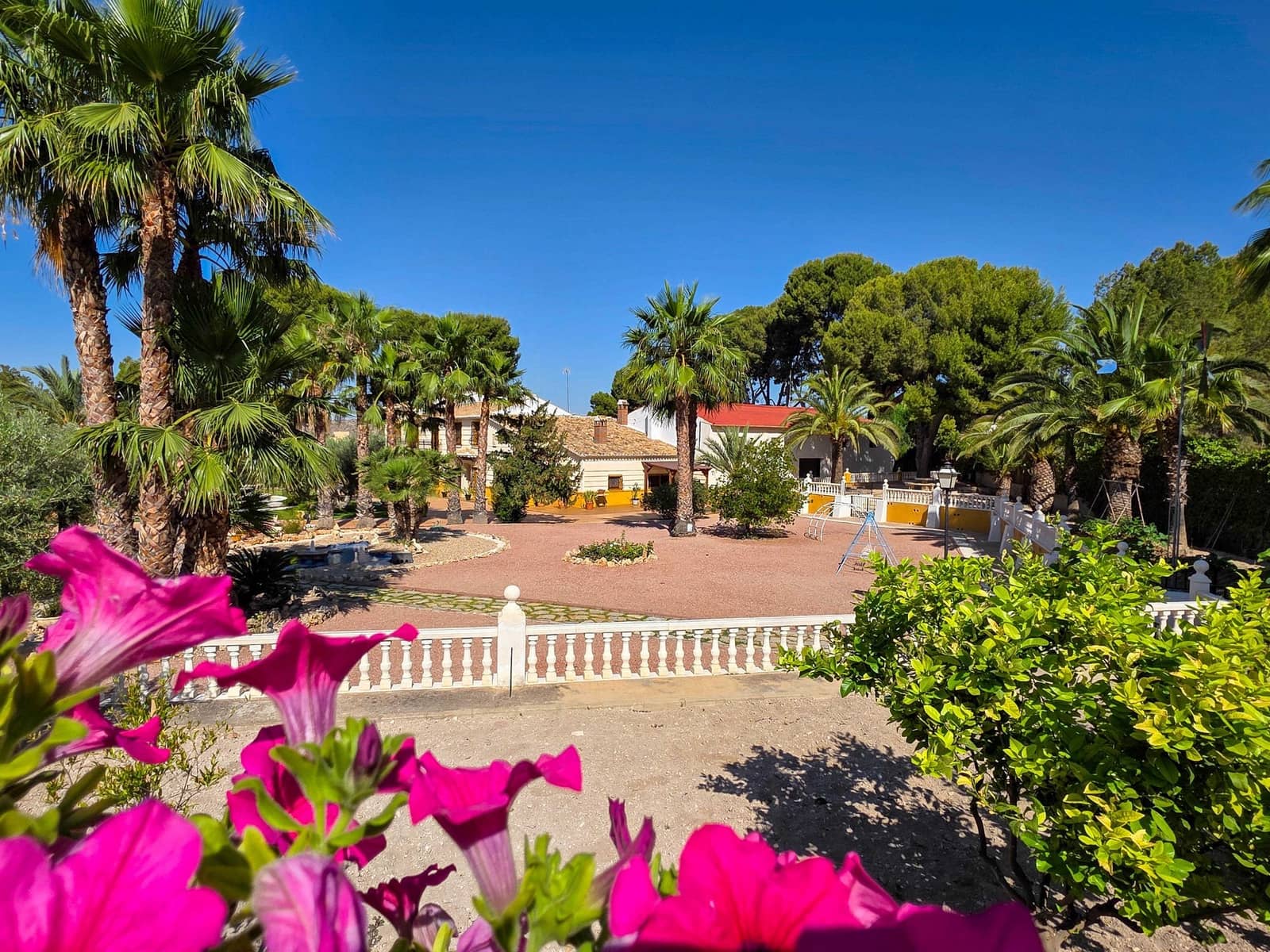 6 sovrum Villa till salu i Elda med pool - 1 099 000 € (Ref: 9388596)