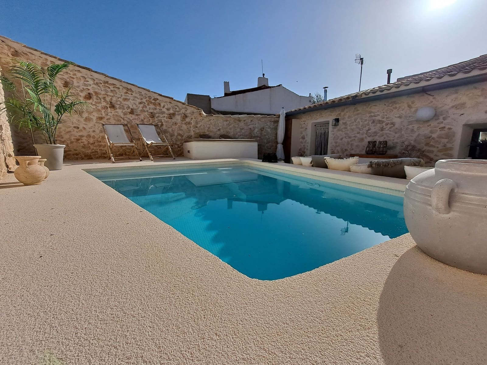 3 bedroom Townhouse for sale in Jumilla with pool - € 229,990 (Ref: 9388597)