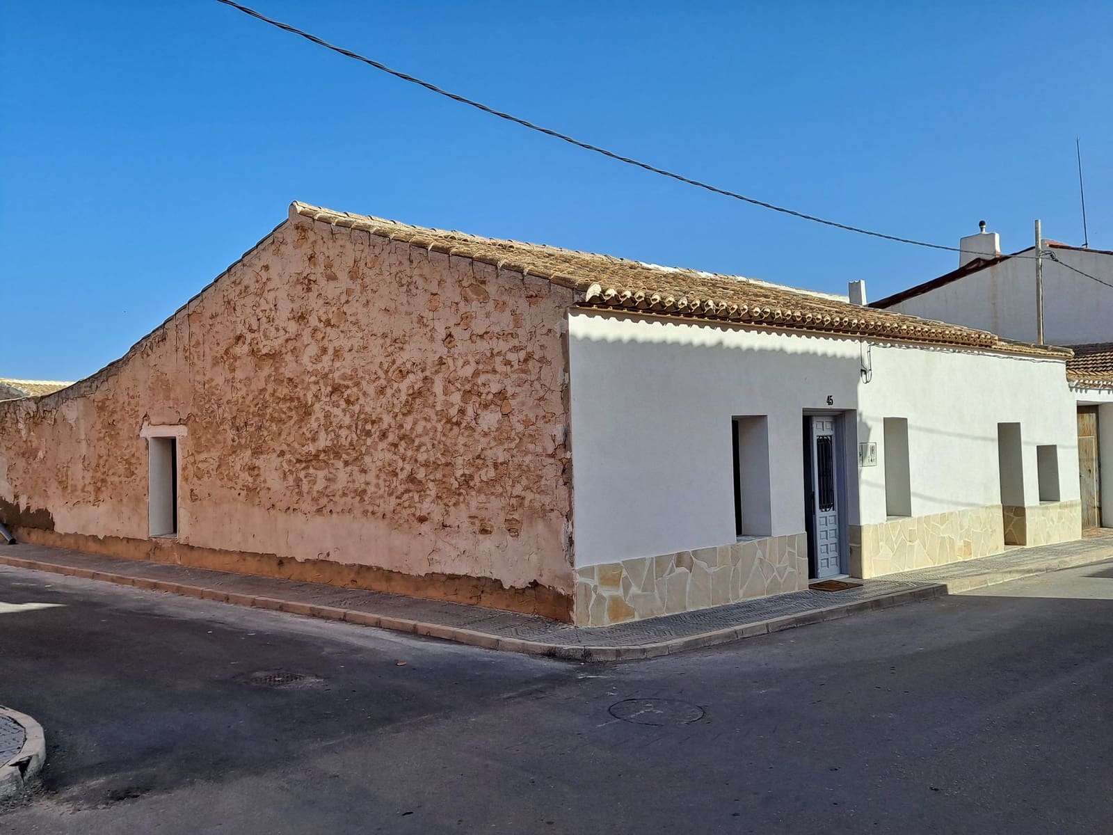 3 bedroom Townhouse for sale in Jumilla with pool - € 229,990 (Ref: 9388597)