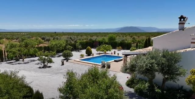 3 soveværelse Finca/Landehus til salg i Castril med swimmingpool garage - € 349.500 (Ref: 9388599)