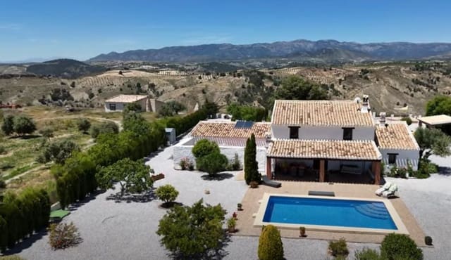 3 soveværelse Finca/Landehus til salg i Castril med swimmingpool garage - € 349.500 (Ref: 9388599)