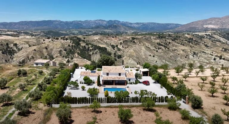 3 quarto Quinta/Casa Rural para venda em Castril com piscina garagem - 349 500 € (Ref: 9388599)