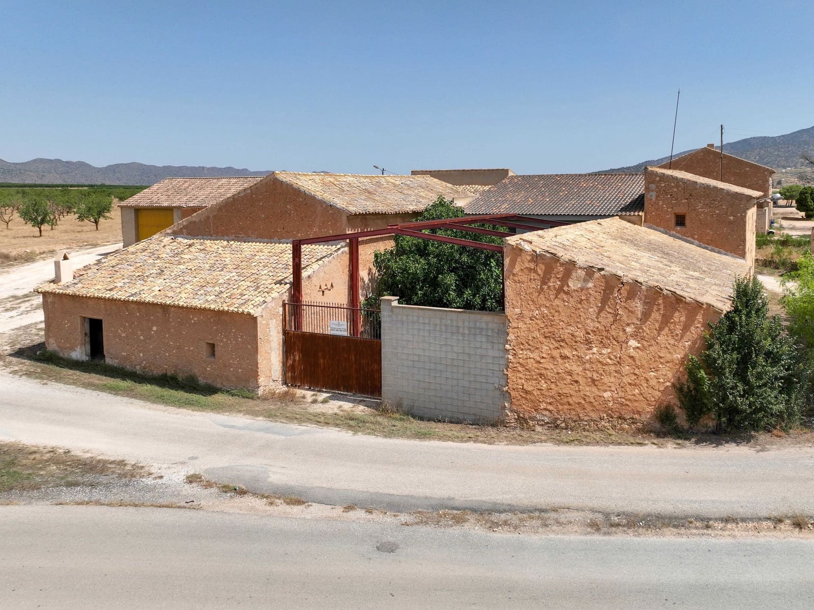 Finca/Landehus til salg i Pinoso med garage - € 310.000 (Ref: 9390427)