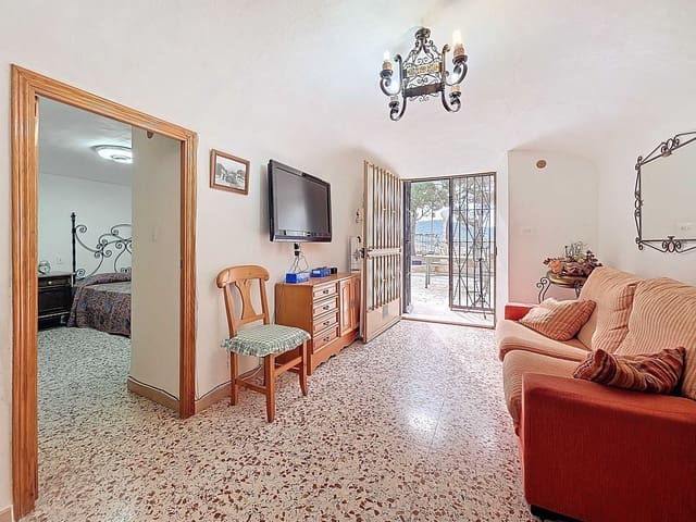 4 bedroom Cave House for sale in Pinoso with garage - € 159,950 (Ref: 9393284)