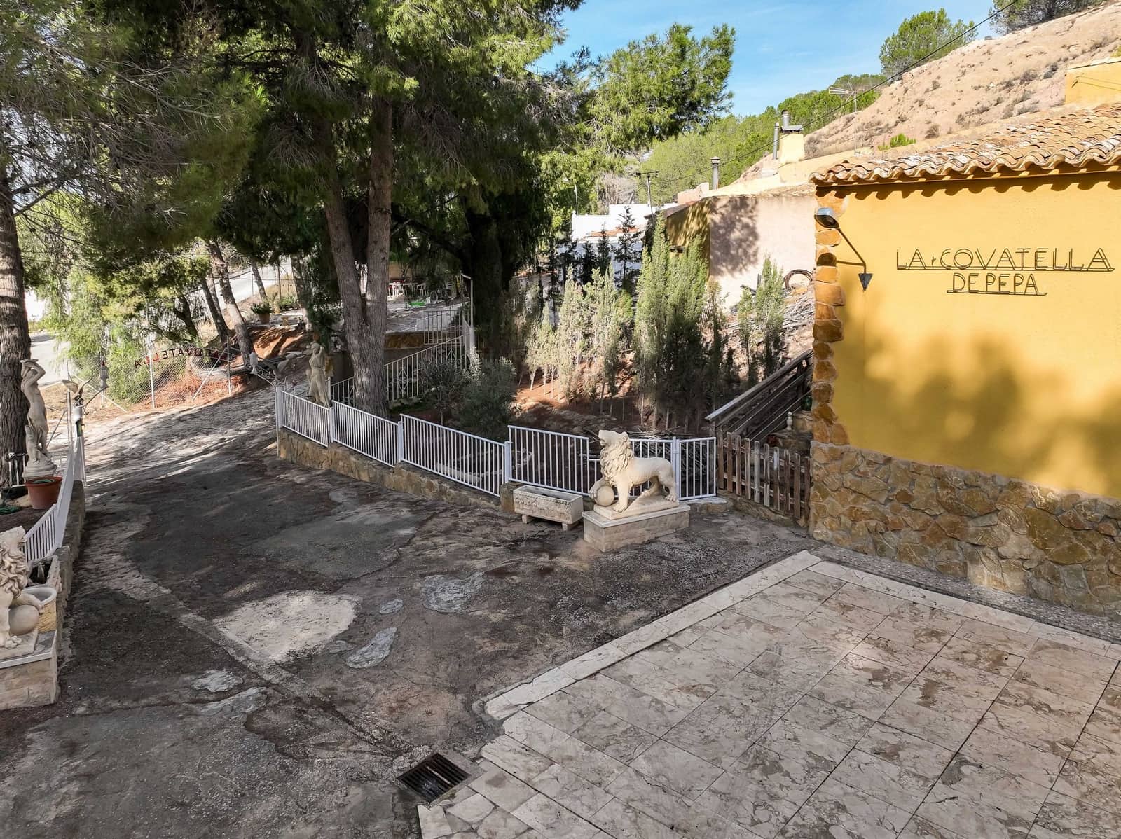 4 makuuhuone Luolatalo myytävänä paikassa Pinoso mukana 
autotalli - 159 950 € (Ref: 9393284)